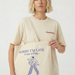 Tote bag Sorry Jacqueline's Lab porté en situation, vignette 1