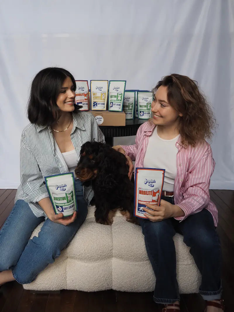 Deux maîtresses avec leur chien, Jacqueline's Lab